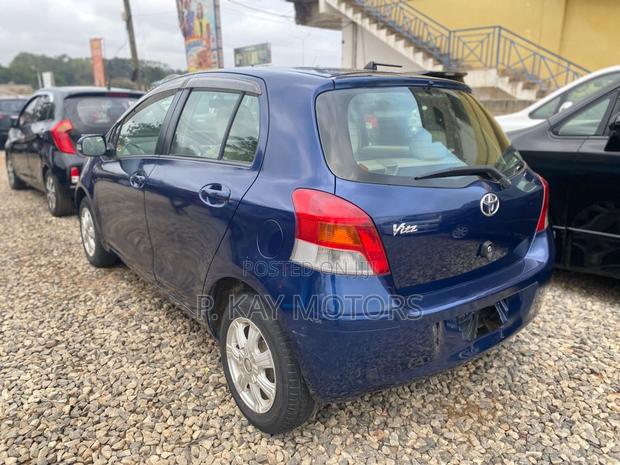 Toyota Vitz 1.0 FWD 3dr 2010 Blue