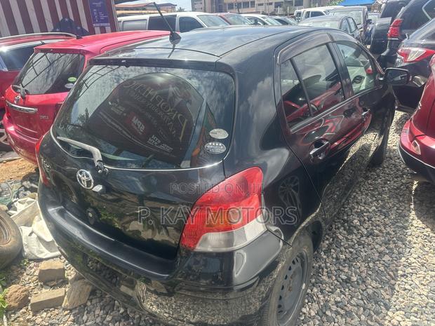 Toyota Vitz 1.0 FWD 3dr 2010 Black