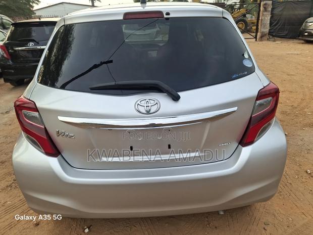 Toyota Vitz 1.3 FWD 5dr 2015 Silver