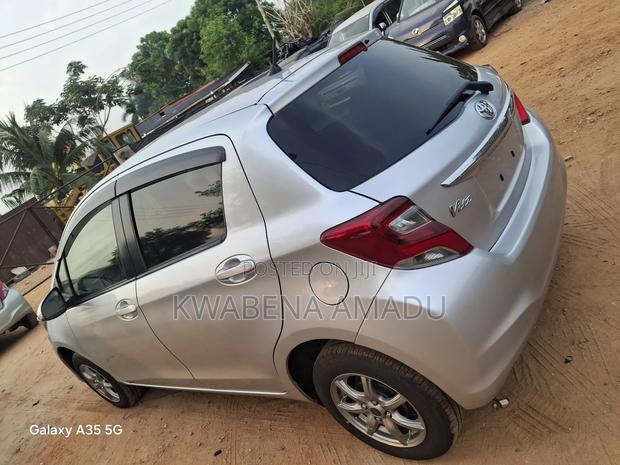 Toyota Vitz 1.3 FWD 5dr 2015 Silver