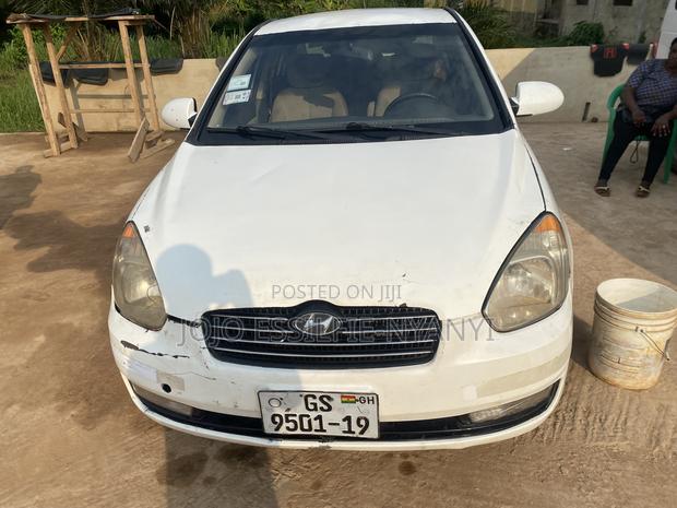 Hyundai Accent 2010 White