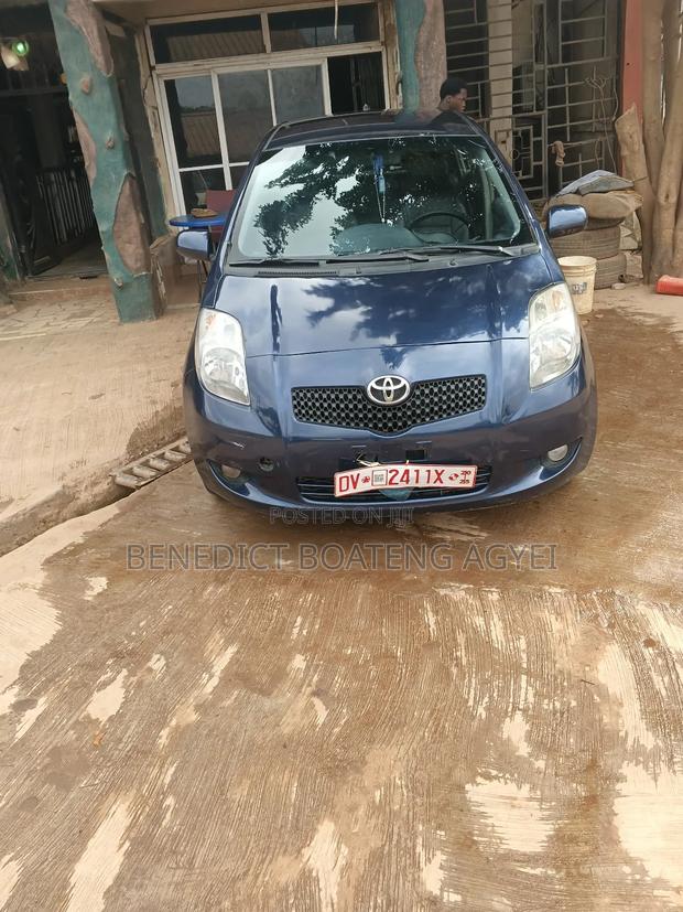 Toyota Yaris LE Hatchback 3dr 2012