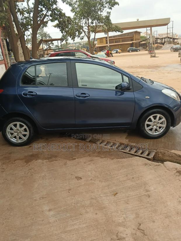 Toyota Yaris LE Hatchback 3dr 2012
