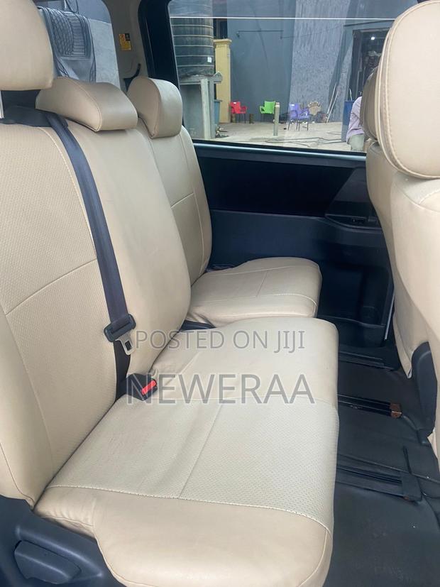 Toyota Voxy 2013 White