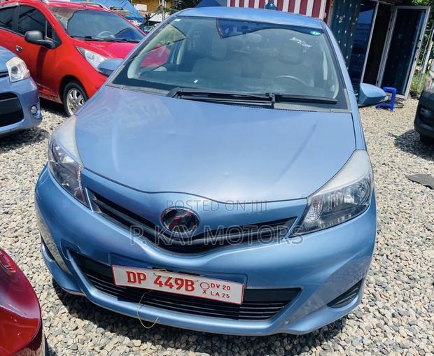 Toyota Vitz 1.3 FWD 3dr 2012 Blue