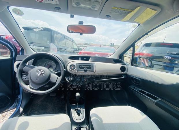 Toyota Vitz 1.3 FWD 3dr 2012 Blue