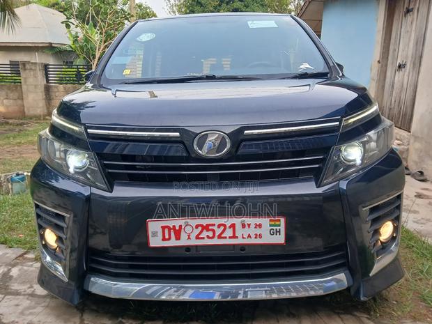 Toyota Voxy SV Premium 2014 Blue