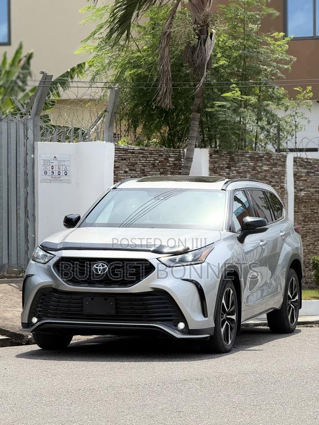 Toyota Highlander XSE 2021 Silver
