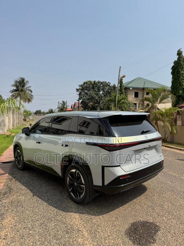 New Toyota bZ3 2025 Off white