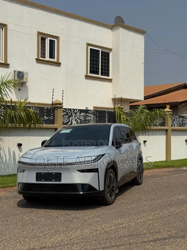 New Toyota bZ3 2025 Off white
