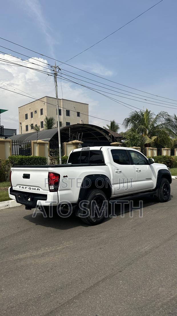 Toyota Tacoma 2020 White