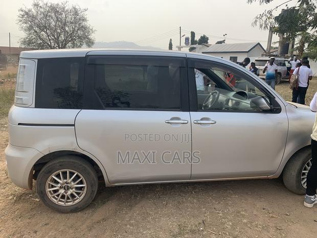 Toyota Sienta 1.5 FWD 2014 Silver