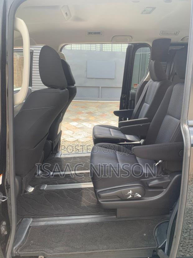 Toyota Voxy SV Premium 2014 Black