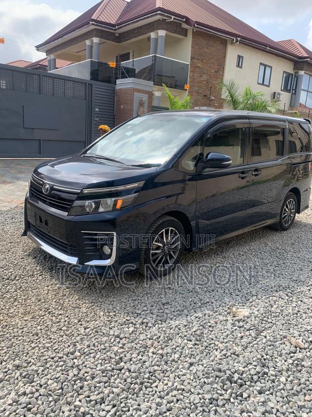 Toyota Voxy SV Premium 2014 Black