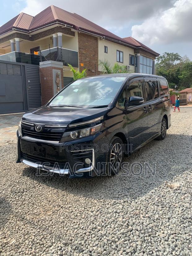 Toyota Voxy SV Premium 2014 Black