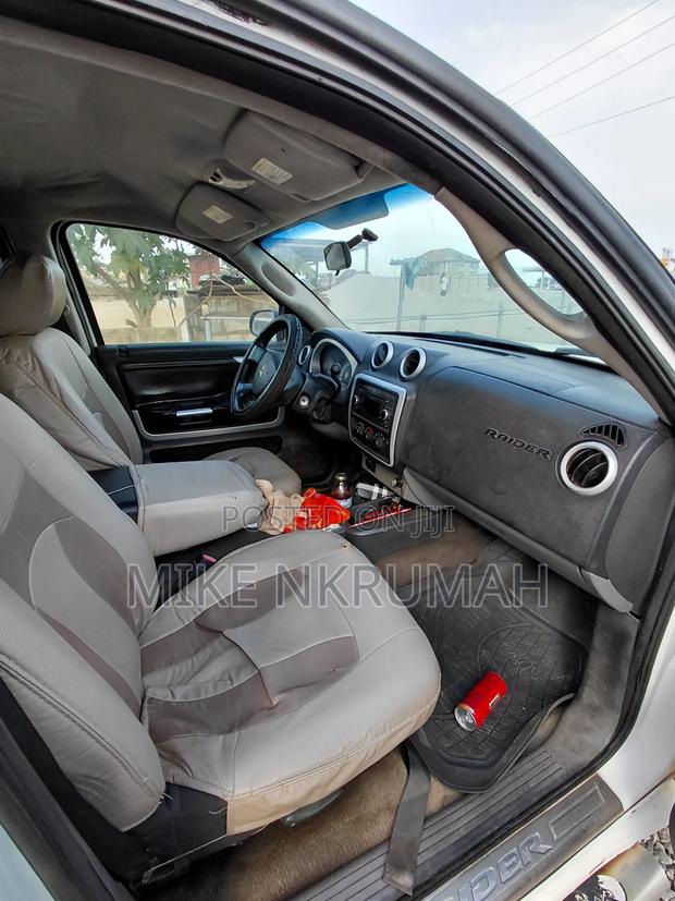 Mitsubishi Raider 2012 White