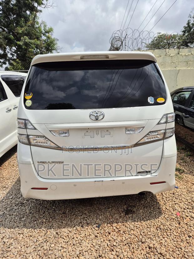 Toyota Vellfire 2013 White