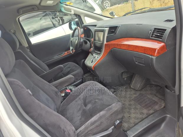 Toyota Vellfire 2013 White