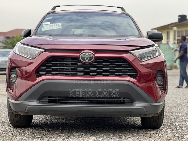 Toyota RAV4 XLE AWD 2020 Red
