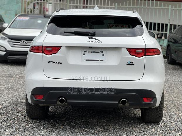 Jaguar F-Pace 2017 White