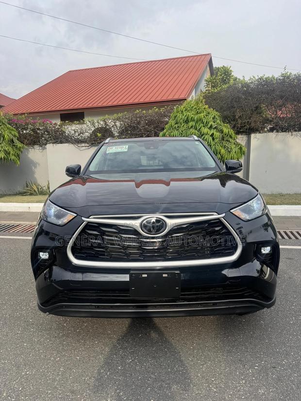 Toyota Highlander XLE 2022 Black