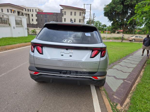 Hyundai Tucson SE 2023 Silver