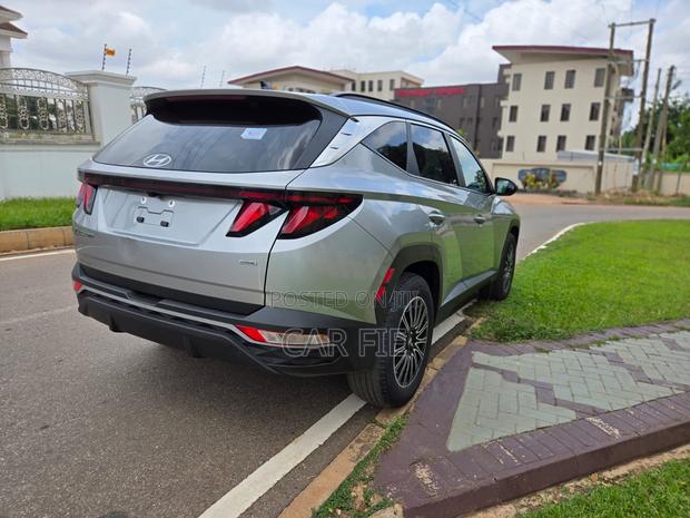 Hyundai Tucson SE 2023 Silver