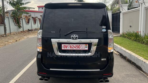 Toyota Voxy 2012 Black
