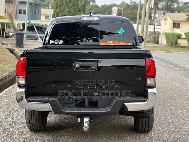 Toyota Tacoma 2022 Black