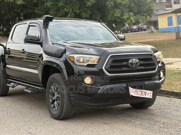 Toyota Tacoma 2022 Black