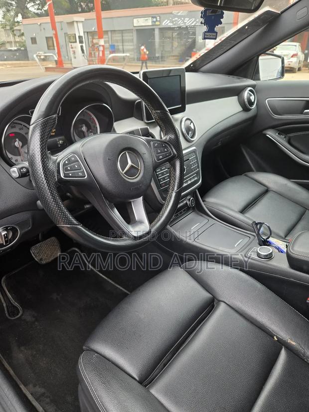 Mercedes-Benz GLA 250 2016 Black