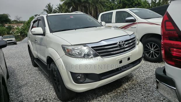 Toyota Fortuner 2.7 AWD 2014 White