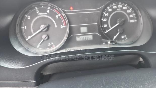 Toyota Hilux Revo Double Cab Petrol 2.7 AWD 2021 White
