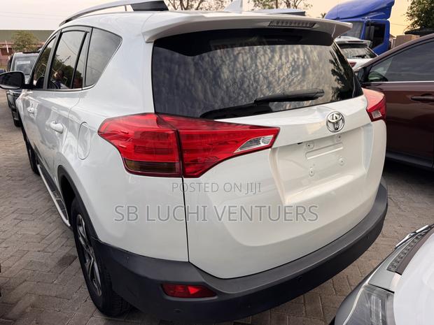 Toyota RAV4 2017 White