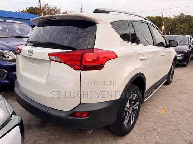 Toyota RAV4 2017 White