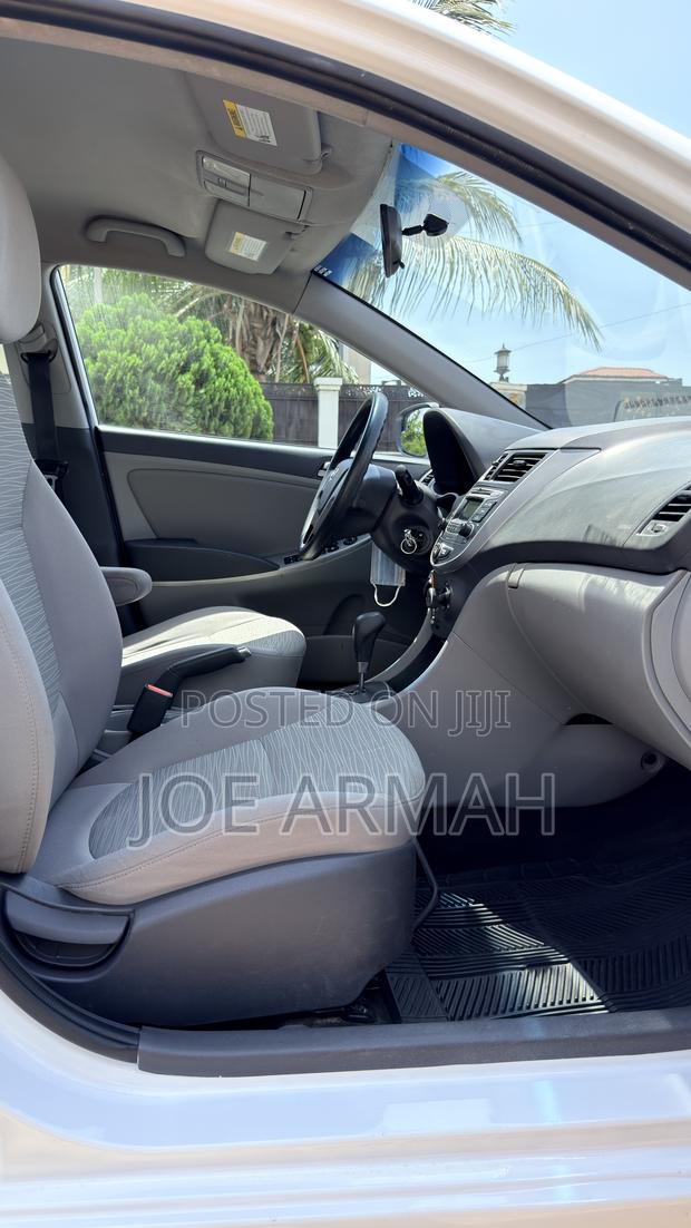 Hyundai Accent SE Sedan 2016 White