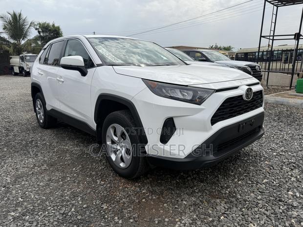Toyota RAV4 LE AWD 2023 White
