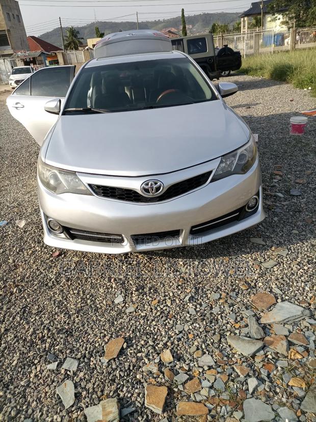 Toyota Camry SE Sport 4dr Sedan w/Prod. End 11/13 (2.5L 4cyl 6A) 2014