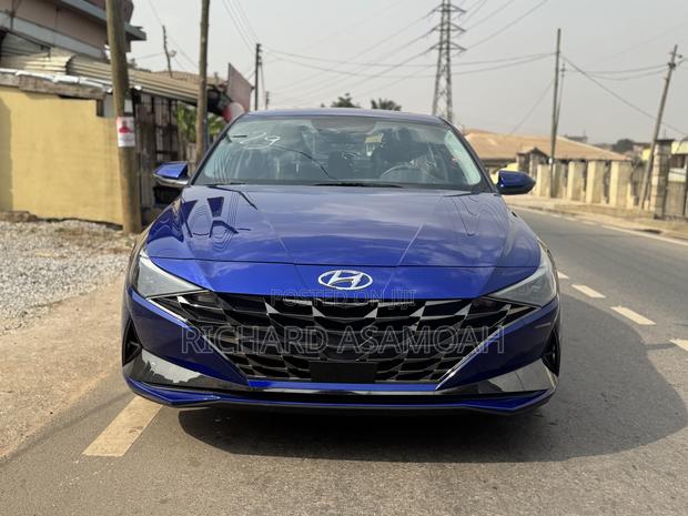 Hyundai Elantra Limited 2024 Blue