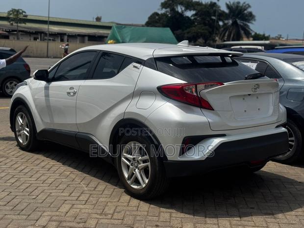 Toyota C-HR Limited 2022 White