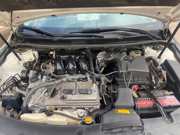 Toyota Avalon XLE 4dr Sedan (3.5L 6cyl 6A) 2015 White