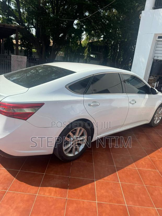 Toyota Avalon XLE 4dr Sedan (3.5L 6cyl 6A) 2015 White