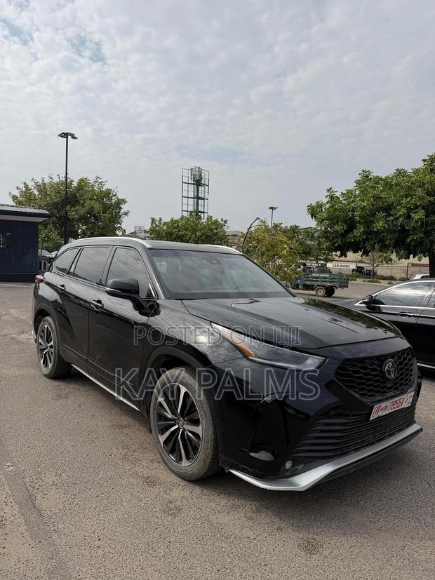 Toyota Highlander XSE 2022 Black