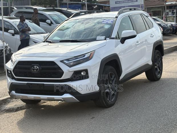 Toyota RAV4 2024 White