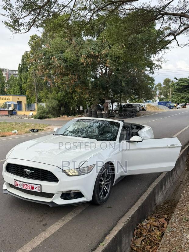 Ford Mustang EcoBoost Convertible 2018 White