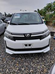 Toyota Voxy SV Premium 2014 White for sale