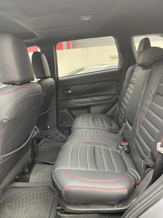 Mitsubishi Outlander 2020 Gray