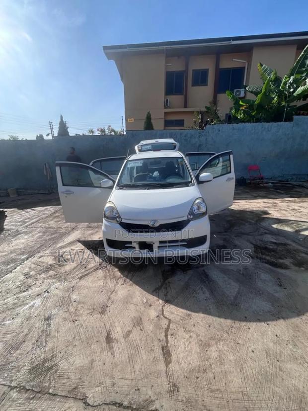 Daihatsu Mira 2014 White
