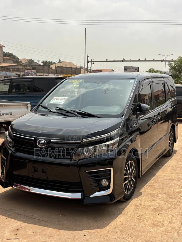 Toyota Voxy SV Premium 2014 Black