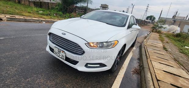Ford Fusion SE 4dr Sedan (2.5L 4cyl 6A) 2015 White